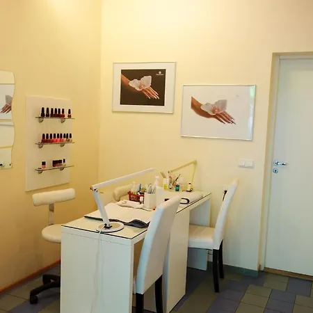 Szálloda Ranna & Free Parking 2*