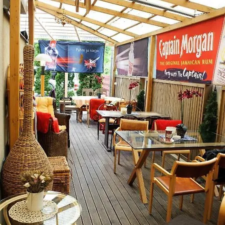 Hotel Ranna & Free Parking 2*