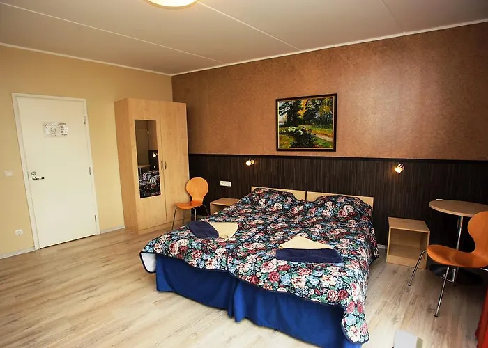 Hotel Ranna & Free Parking 2*