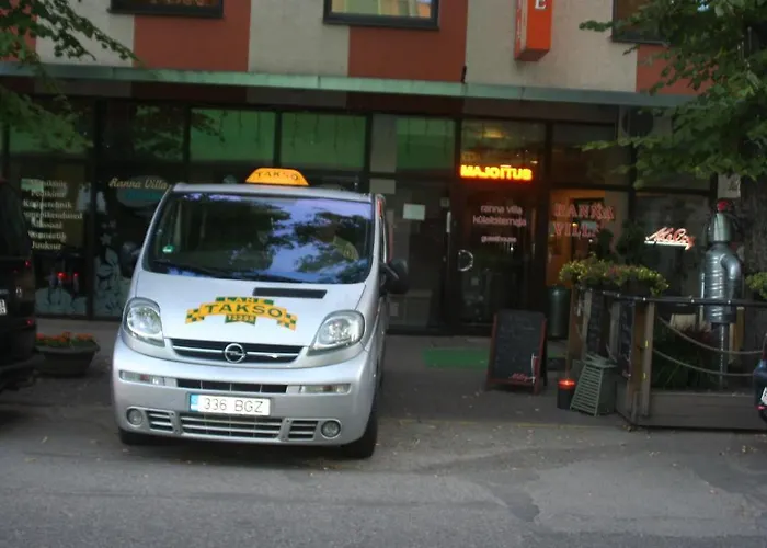 Отель Ranna & Free Parking 2*