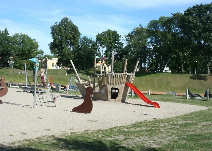 Hotel Ranna & Free Parking Parnawa